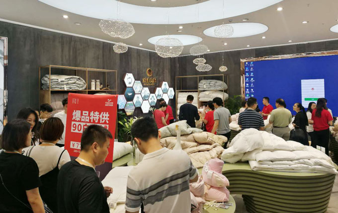 多地展會現場簽單！百聯憑什么“約”到服裝家紡用戶？