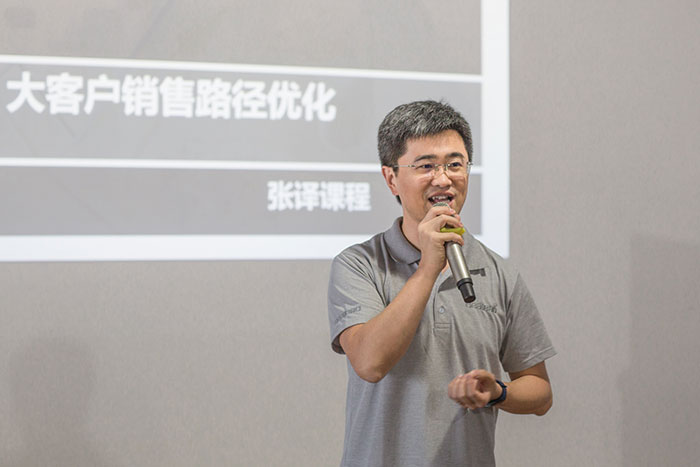 百聯開展新一輪培訓：提高員工職業(yè)素質，增強客戶服務能力